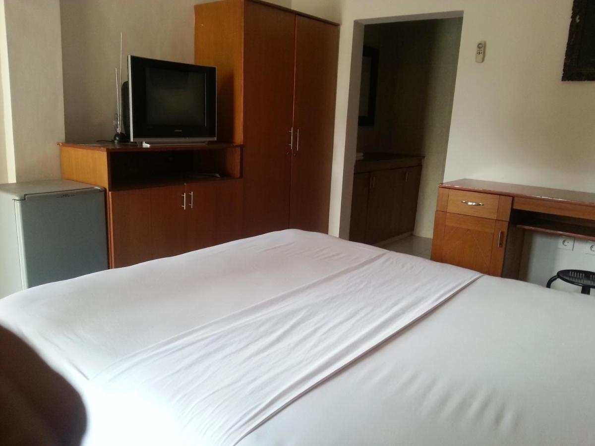 New Asta Graha Guesthouse Jimbaran  Exterior photo